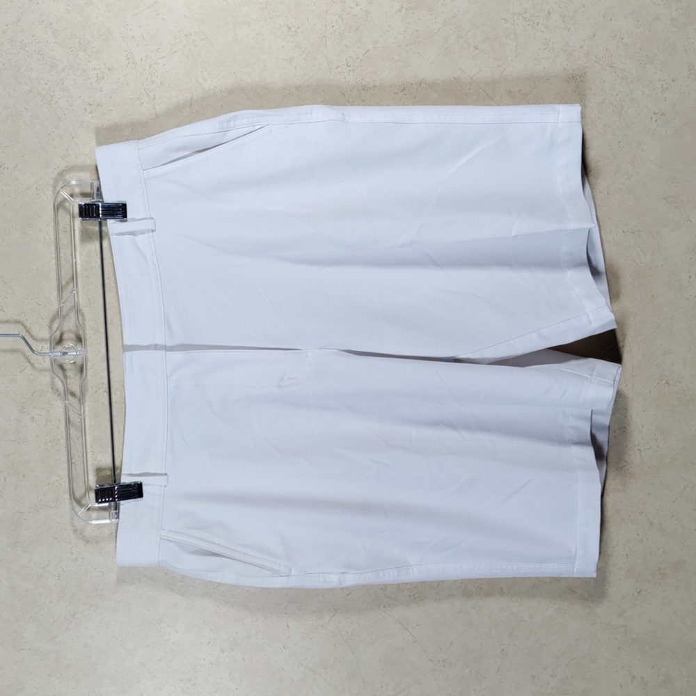 *171 Tommy Armour white Dri-Logic bermuda shorts 12 CLEARANCE